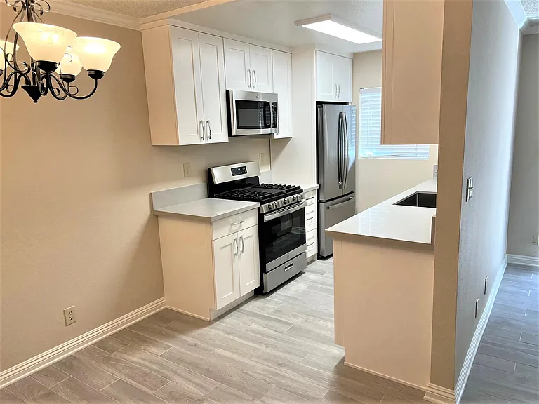 Dining area & Kitchen