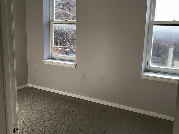 4th image of 1537 Bainbridge St #2
