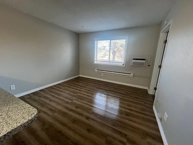 Raintree Apartments — Photo 19