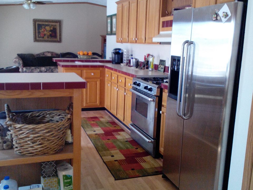 1st image of 7402 Woods Edge Dr NE