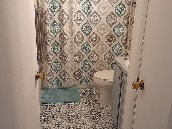 Upstairs bathroom 