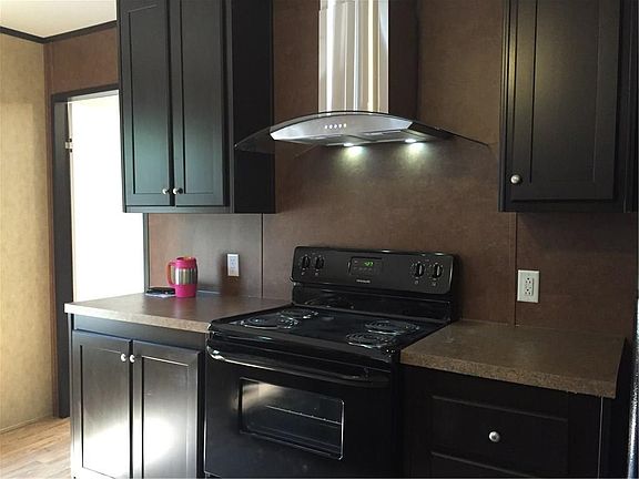 3rd image of 11050 Lakeview Dr