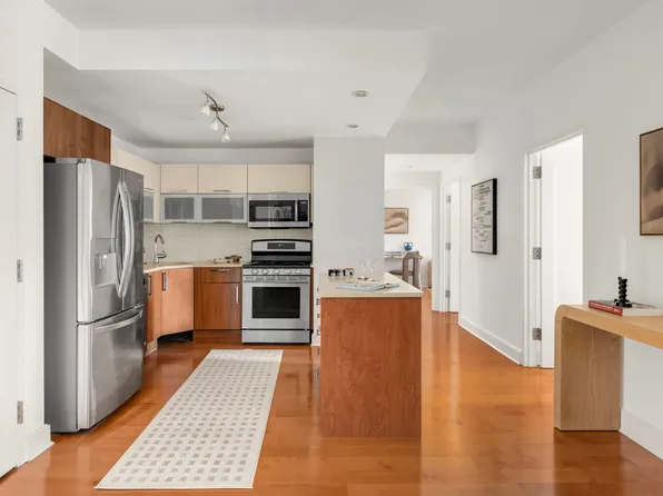 343 4th Avenue image 5 of 24