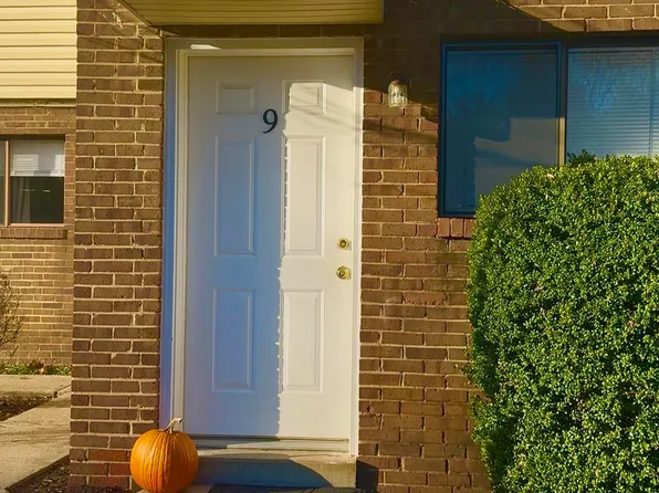 2100 Jefferson Park Ave APT 9, Charlottesville, VA 22903