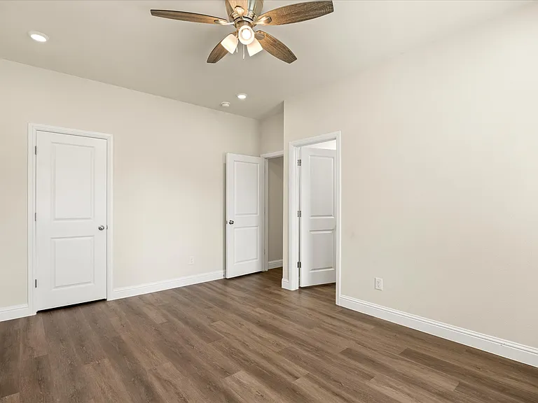 2414 Forest Hill Ln — Photo 19