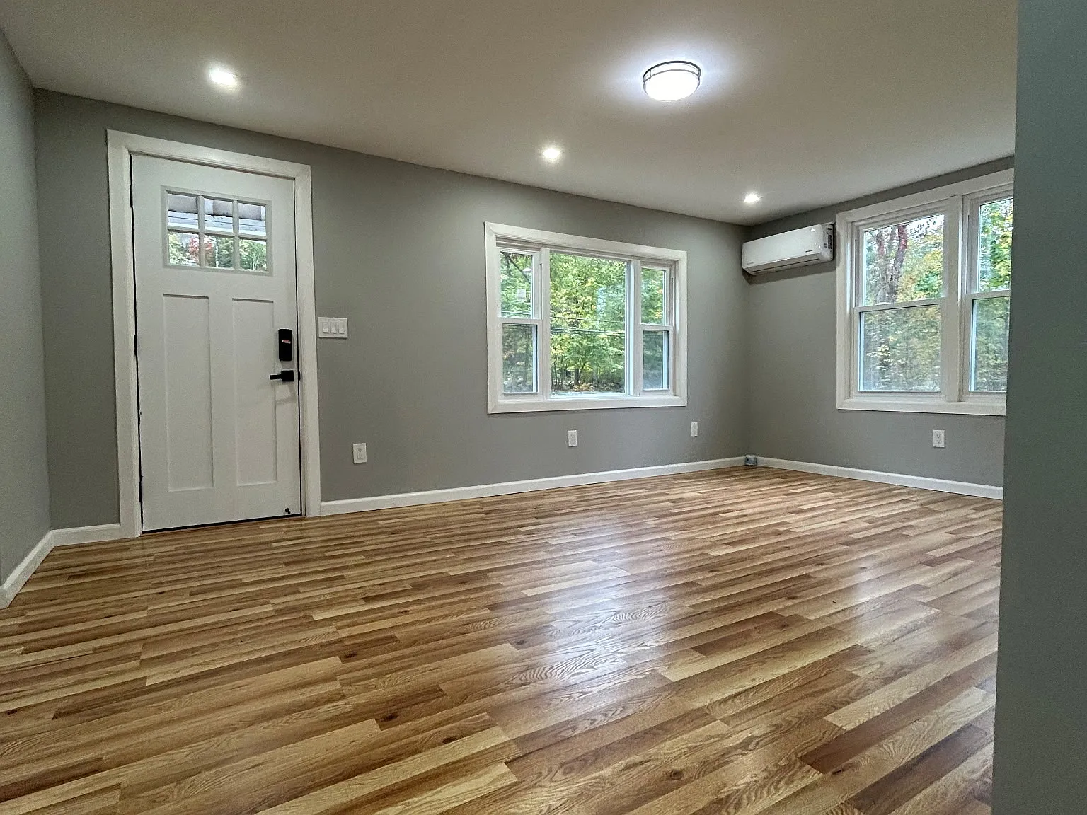 3 bed, 1420 sqft, $2,500 — Photo 3