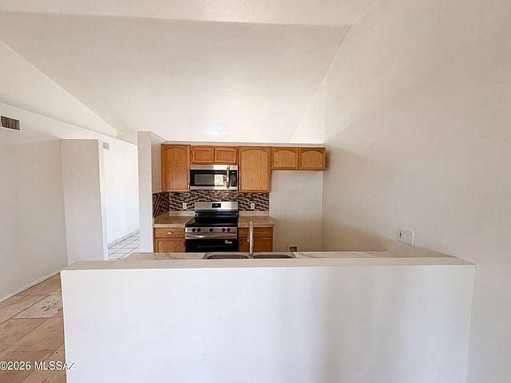 2nd image of 5263 S Coldwater Cyn