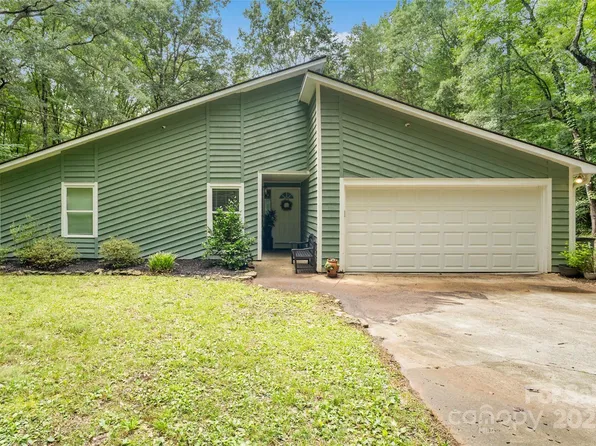 179 N Paraham Rd, Clover, SC 29710