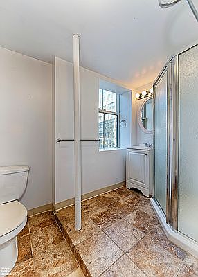 4th image of 401 W Broadway APT 2