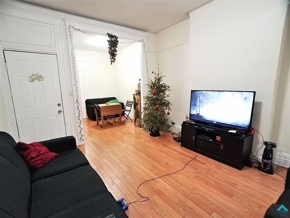 1st image of 550 Bainbridge St APT 1L