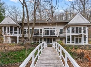 47 Roxiticus Rd, Mendham, NJ 07945