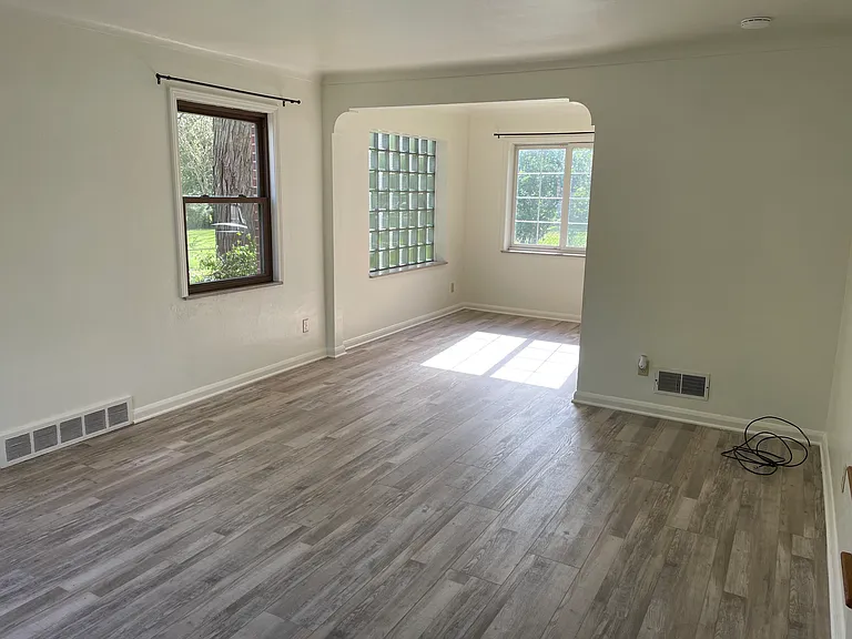 112 S Scott St #114 — Photo 3