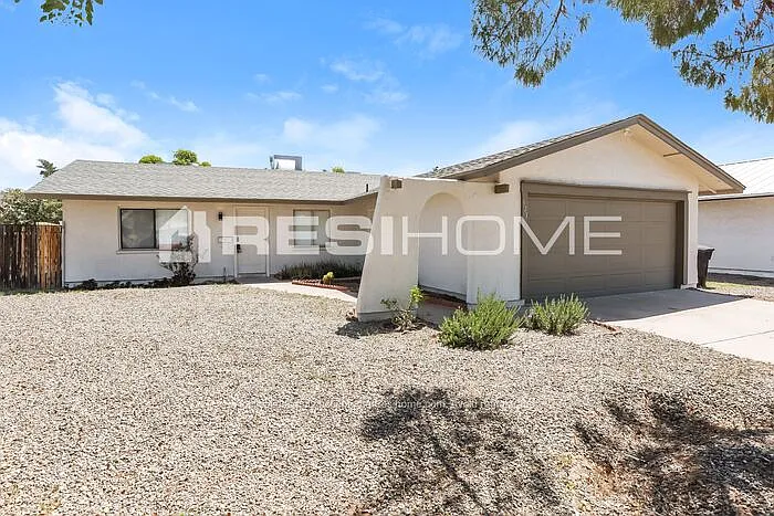 623 S San Jose — Photo 1
