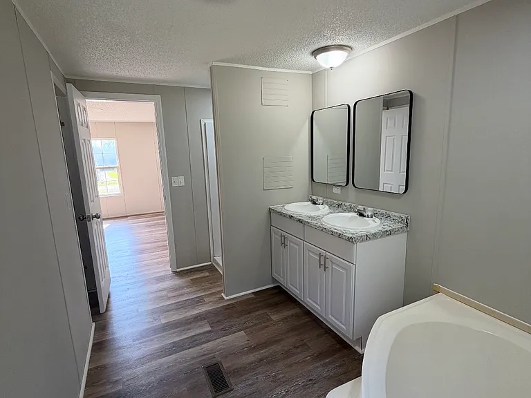 109 Corn Rd — Photo 20