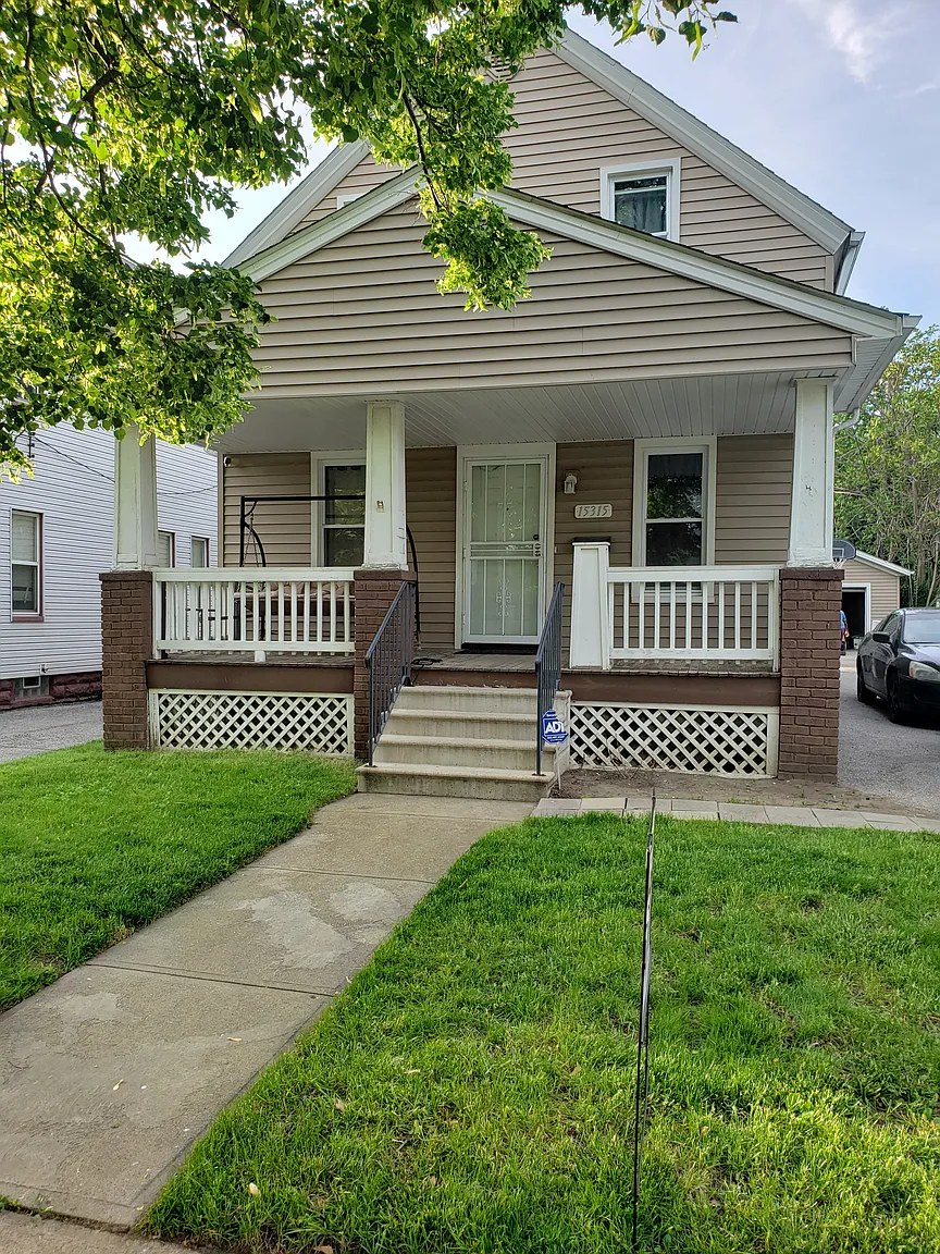 15315 Lucknow Ave photo 1