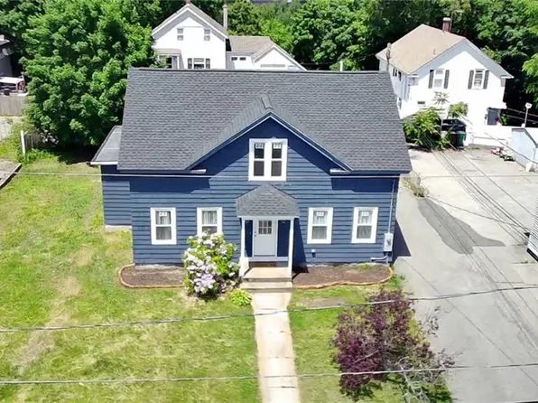 35 Union St, Woonsocket, RI 02895