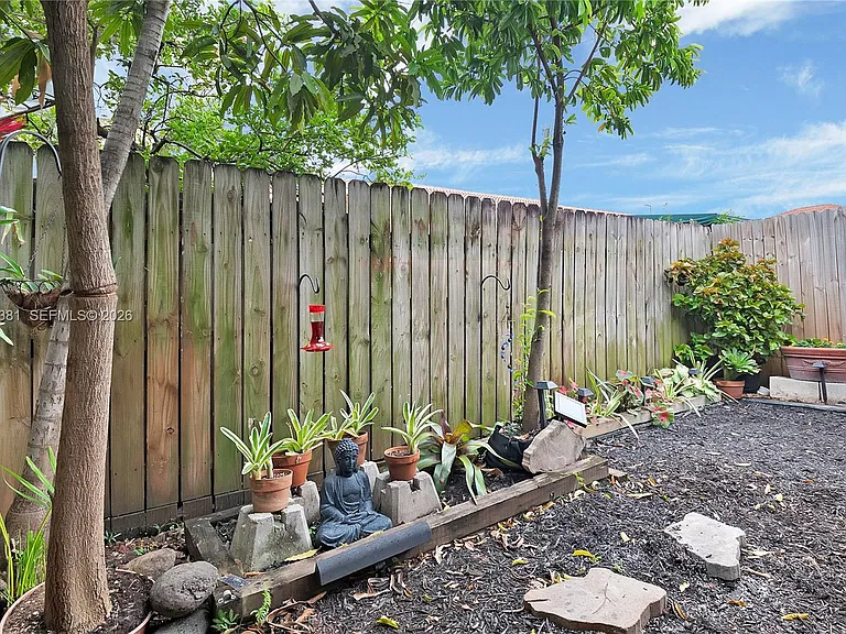 11426 NW 4th Ter #11426 — Photo 22