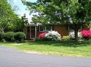 6045 Thornrose Rd, Roanoke, VA 24012