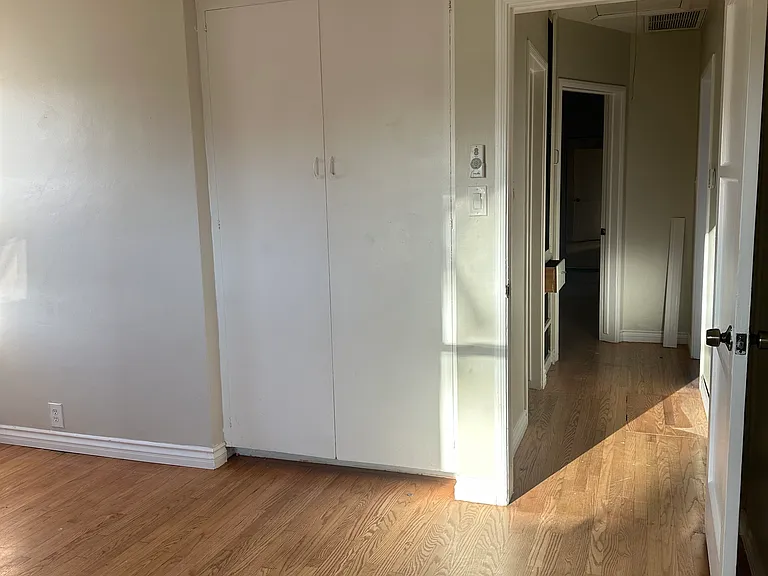 Magnolia Ave — Photo 16