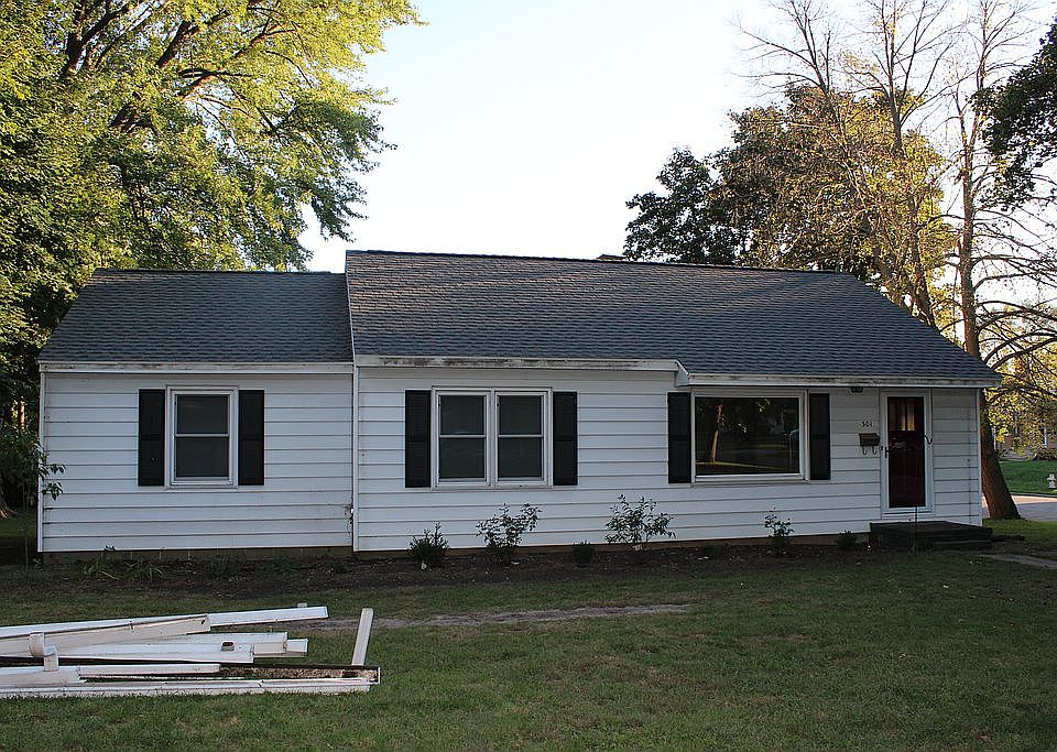 2nd image of 301 Laurel Dr