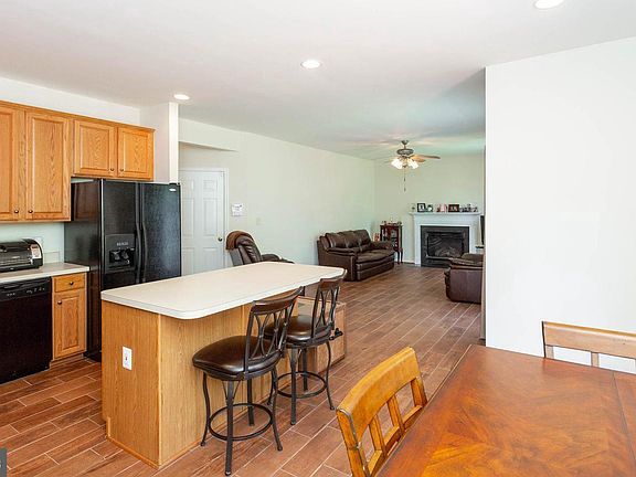 5th image of 12 Chadwick Dr