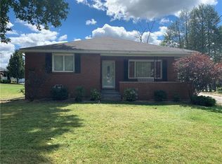 1205 Bond St, Farrell, PA 16121