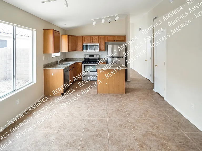 1200 W Kingbird Dr — Photo 6