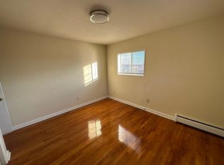 315 W St NE APT 303, Washington, DC 20002