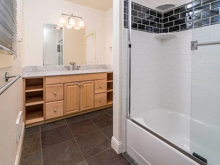 358 NW Georgia Ave — Photo 10