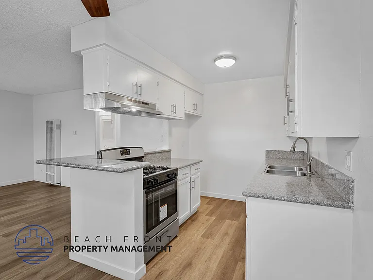 1525 Pine Ave. — Photo 5
