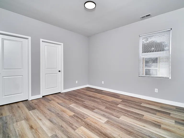 415 N Dequincy St #B — Photo 37