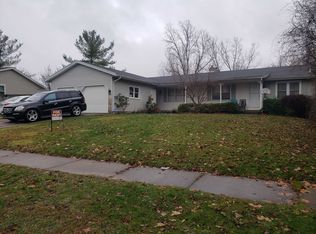 2214 Countrywood Dr SE, Grand Rapids, MI 49508