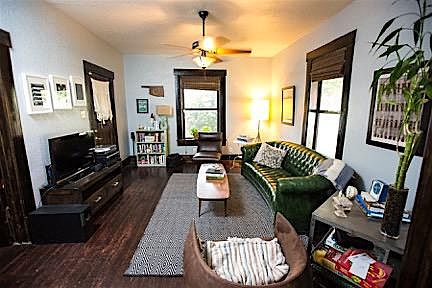 Living Room - Looking to Front Yard