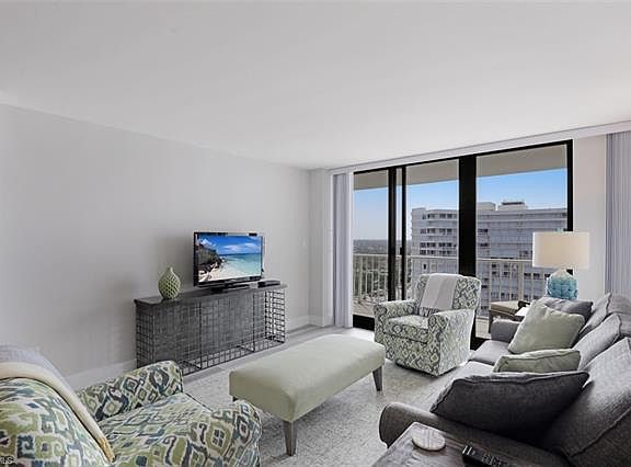 3rd image of 380 Seaview Ct APT 1709