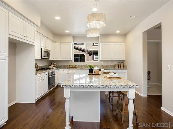 3rd image of 490 Prosperity Dr