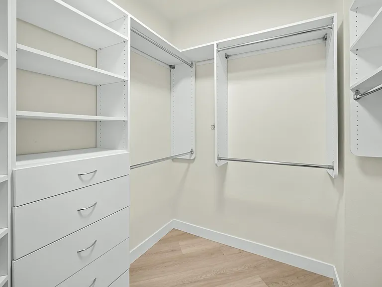 54 Rainey St #1201 — Photo 14