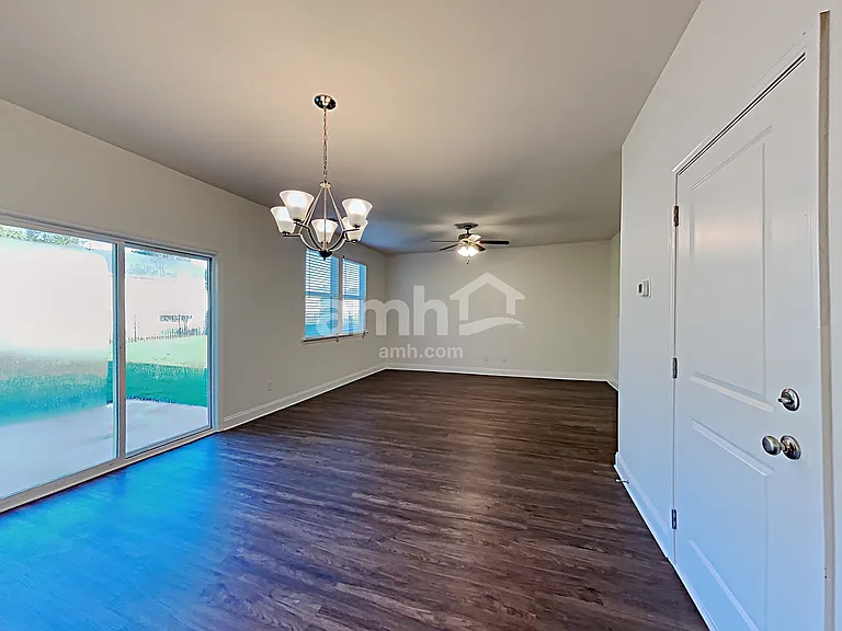 409 Levon Ct — Photo 6
