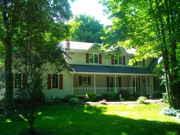 12688 Forrest Dr, Edinboro, PA 16412