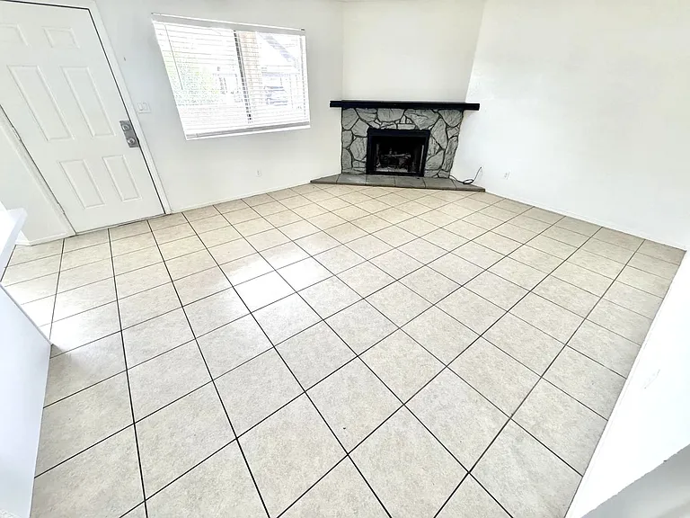 1608 Burningwood Ln #101 — Photo 3