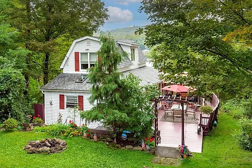 10 Lewis Ave Photo 1