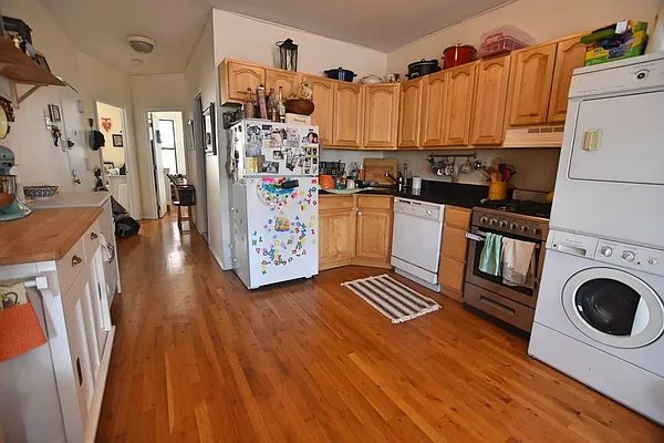 Rented by Bold New York | media 27