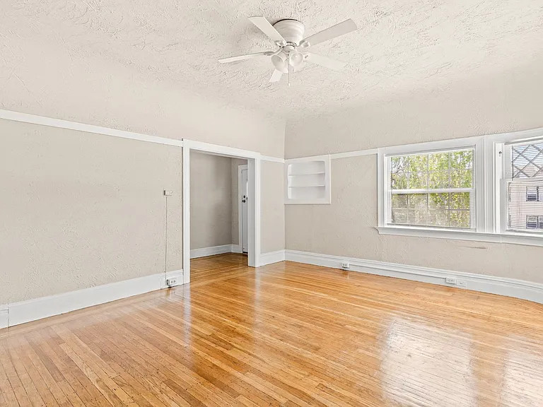 514 W Macarthur Blvd #3 — Photo 5