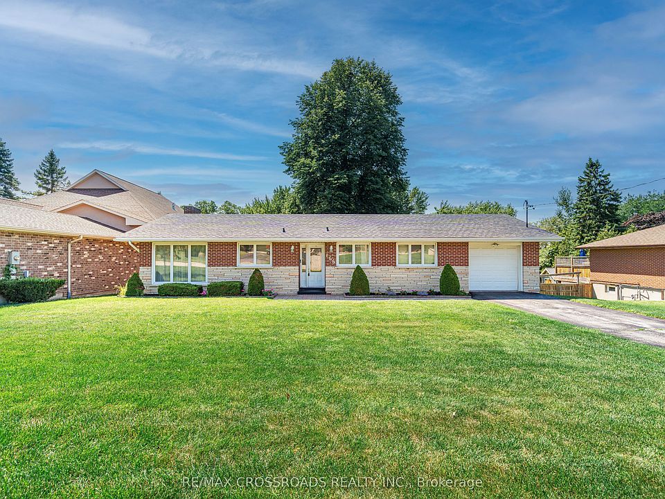 1st image of 166 Elizabeth Cres N