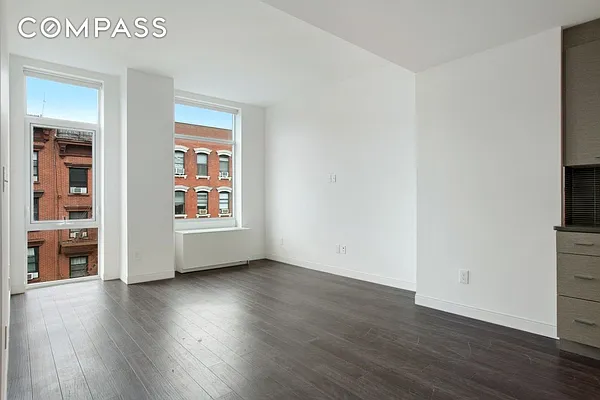 Rented by Compass | media 22