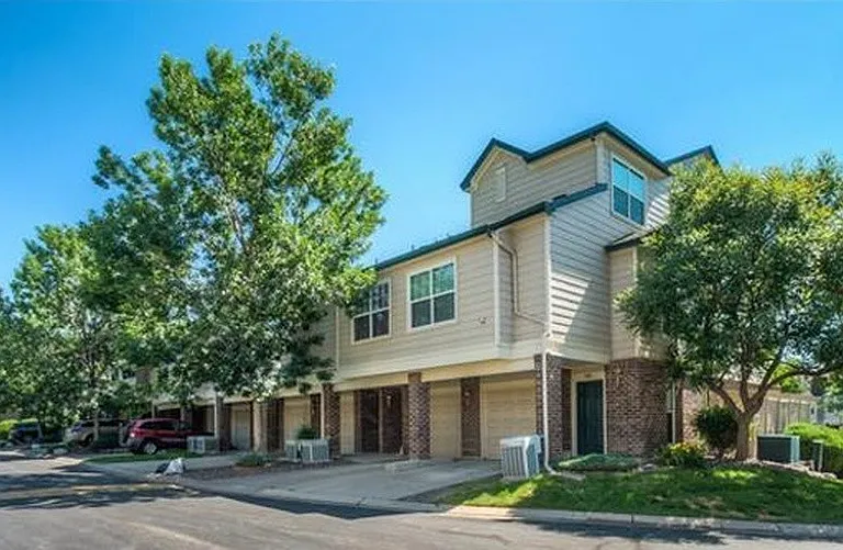 1882 Mallard Dr — Photo 1