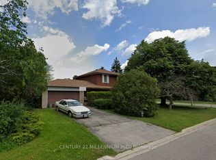 2 Durham Cres, Brampton, ON L6T2X6