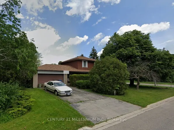 2 Durham Cres, Brampton, ON L6T 2X6
