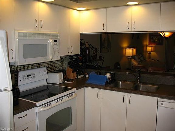 5th image of 230 Newport Dr APT 609