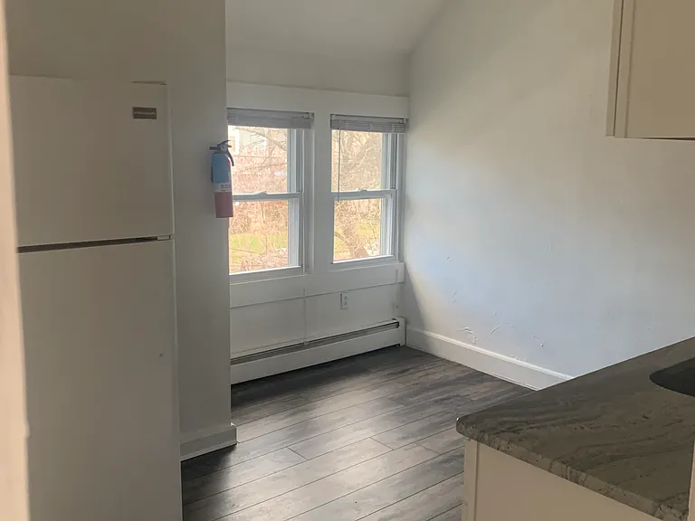 120 Spruce St #B — Photo 3