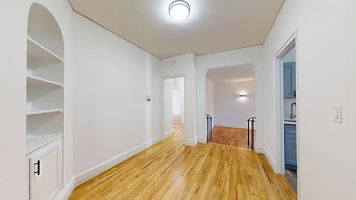 Rented by Bond New York | media 3